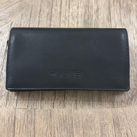 Chanel sunglass case - Picture 1 of 5